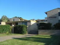 1 Commodore Batehaven Hotels in Batehaven