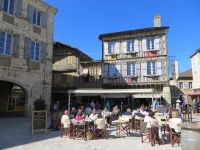 Beautiful Stone Farmhouse With Heated Pool And Views Across Rolling Countryside - Private Pool