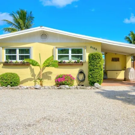 FL Keys Waterfront Heated Pool Home w/ 60 Feet of Dockage & Tiki Hut