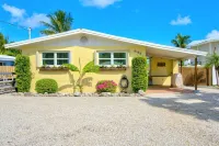 FL Keys Waterfront Heated Pool Home w/ 60 Feet of Dockage & Tiki Hut - Gym