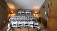 Lake home close to Nordic Mountain and area golf courses.