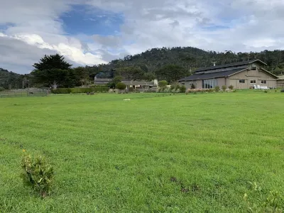 Ocean view suite in a restored barn - walkable to Pt. Lobos and Monastery Beach!