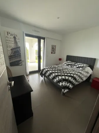 Ground floor villa with private pool