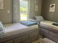 Heart of the Redwoods EQUONI Cottage w/ Sauna 레이디 버드 존슨 그로브 트레일 주변 호텔