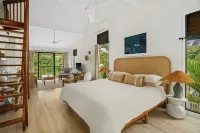Top floor 1BR with AC, beach gear, lanai, and mountain views. Walk to the beach! - Mountain view