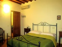 YELLOW APARTMENT -Farmhouse whit Poll, Air conditioning, in the heart of Tuscany