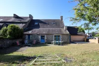 Ploubalay: house 9p, beaches 4km