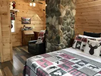 Private Secluded Cabin w/hot tub