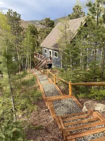 At Catamount trailhead. Secluded. Game Room. Pet Friendly