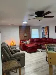 Pet friendly home, pond, paddle boat, fishing gear, hiking, wineries, game room