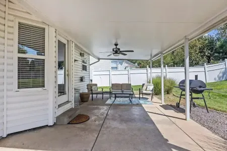 Sage Haven Ranch Retreat, Yard, Fire Pit, BBQ, Office space, Close to shopping