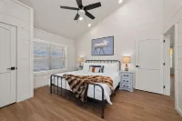 New Built Cabin with Indoor Swimming Pool in Pigeon Forge