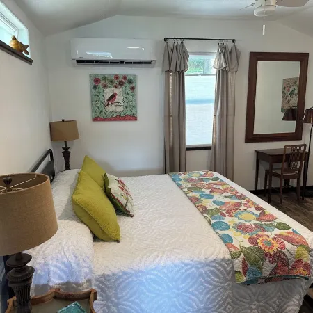 Cozy Lakeview Cabin, Boat Parking, Breathtaking Lake View, One Hour from Tulsa