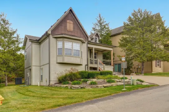 Hot Tub + Arcade -> Memorable Stay