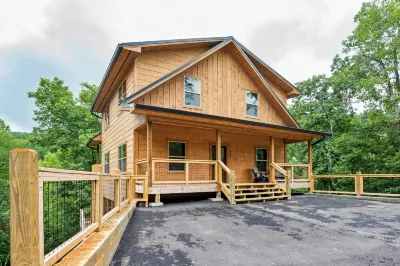 Heated Indoor Pool, Hot Tub, Games, Minutes to Pigeon Forge & Gatlinburg! Hotels near Smoky Mountain Ziplines