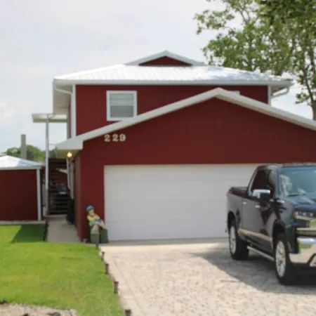 Riverfront Retreat-Private Dock; Fishing, Boating & Peaceful Getaway in Welaka