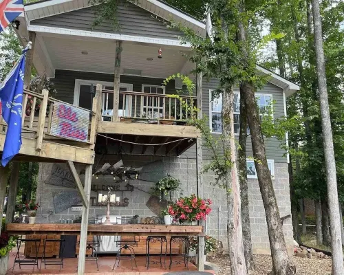 Unwind at this peaceful oasis on the Ouachita River in Caddo Valley. Hotels in Clark County