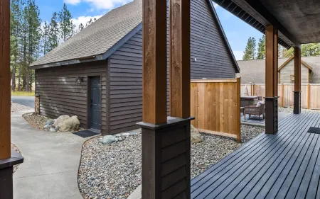 🌄Luxe House - NEW game room, hot tub, firepit, private retreat 🌄