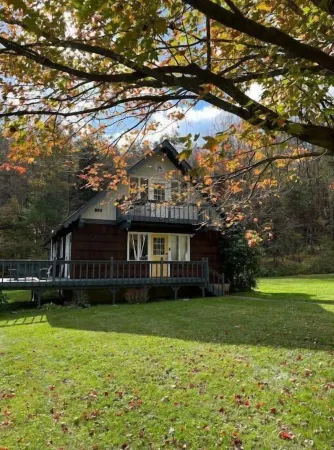 Gorgeous Mountains Views & Private Stream in Secluded Oasis