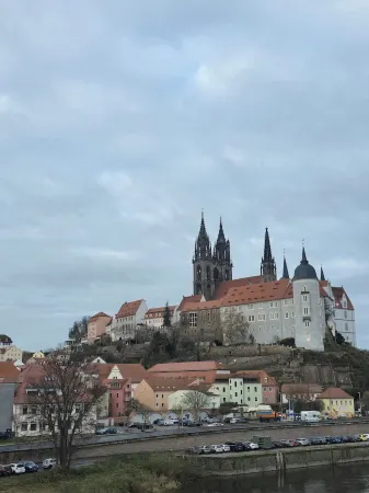 WohnTraum zur alten Post, old town, sauna Отели рядом со станцией Meißen