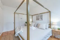 Spring 25% Discount is here, 1King bed, Near NYC Hotels in Hoboken