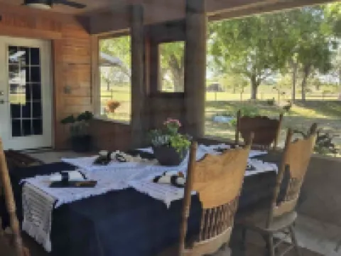 Cozy cottage on 8 acres near state park and atv trails. Pet Friendly!