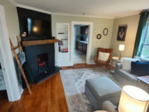 Charming Vintage Home Hotels in Green County