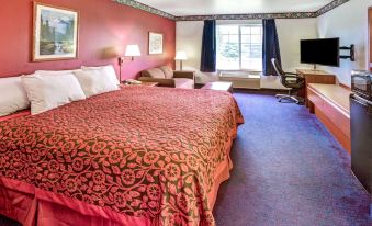 Days Inn & Suites by Wyndham Gresham