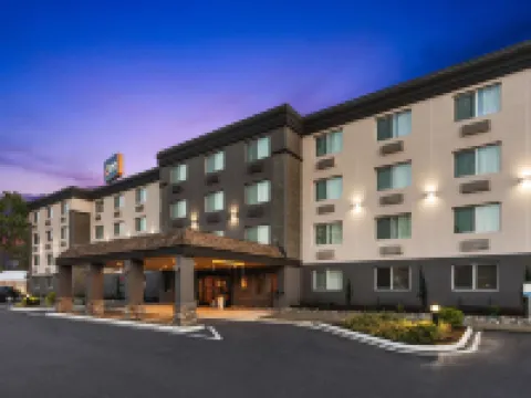 Comfort Inn & Suites Vancouver Downtown City Center Hotels in Vancouver