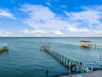 Paradise HomeSpacious 5-Bedroom House Sleeping 14,Heated Pool in Lovely Bacliff Hotels in Bacliff