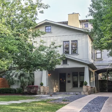 Luxury Austin Retreat for Families & Groups, Pool + Spa, Sleeps 15