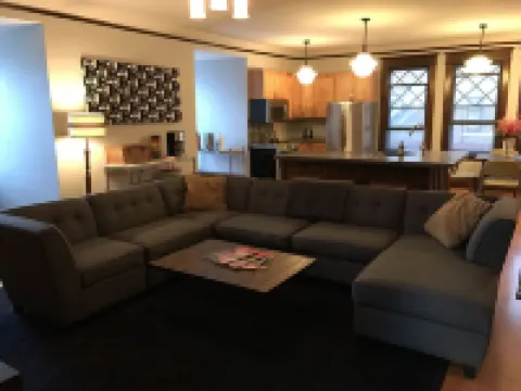 9 Bedroom Historic Summit Mansion With Pool And Hot Tub