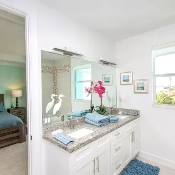 Summer Specials! 5 Bedrm,5 Bath, Elevator, Dock, Private Pool, Walk to Beach!