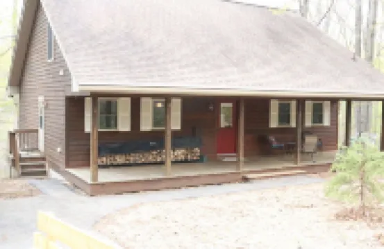 Year round fun close to lakes, golf, and ski!