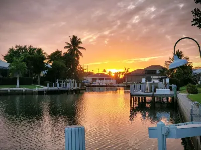 Gorgeous Waterfront 3BR with private pool - enjoy every Sunrise and Sunset!