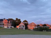COMFORTABLE LUXURY <br>Lake Michigan beaches sunsets lighthouses trails