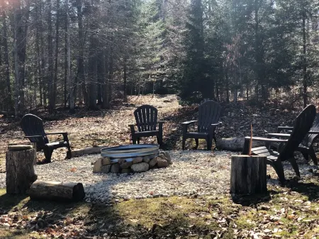 Escape to Adk Camp Cardinal: Your Adirondack Luxury Retreat Awaits!