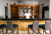 The Regent Grand - Baarit