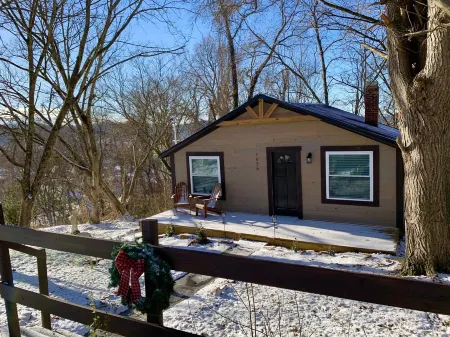 Overlook Cabin. Pet Friendly. Near Casino, Downtown
