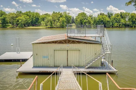 Cozy Lakefront on Black River Lake - 2 Boat Slips - Sleeps 6