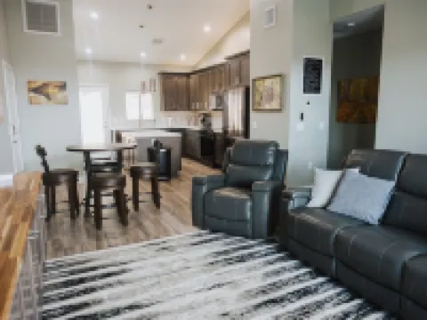 Cougar Canyon Unit C Hotels in Heber