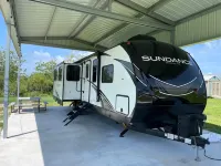 Peaceful, Quiet RV right near the beach @ Crystal Beach, Tx