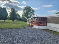 Georgie's Getaway!  Beautiful stay on 6 acres just minutes from the lakeside