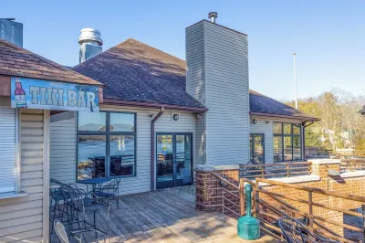 Secluded, creekfront property with lots of amenities in The Hideout