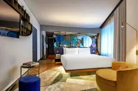 布拉格W飯店 Franz Hofmeister - Plaque with relief portrait and signature附近的飯店