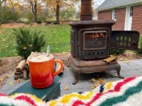 Walking Distance to Downtown and Waterfront - Cozy Studio Apartment