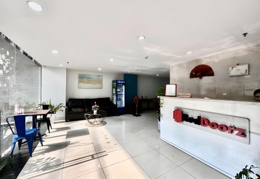 레드도어즈 플러스 니어 이 타운 2 주변 편의시설