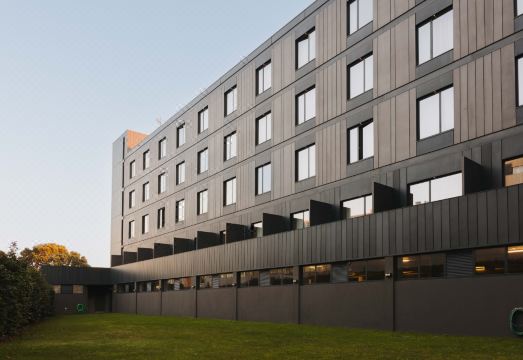 유로스타 에로이즈무 호텔