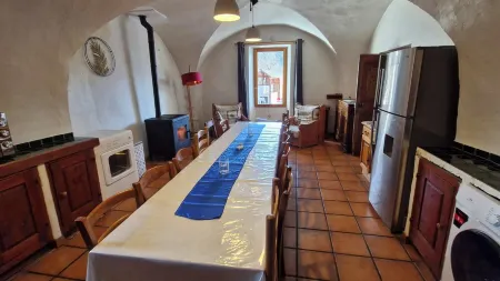 Large family home in the mountains with swimming pool Отели рядом с достопримечательностью «Couvent Saint Jean de Matha»