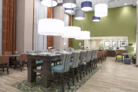 Hampton Inn & Suites Syracuse-North (Airport Area) Hotels in Salina